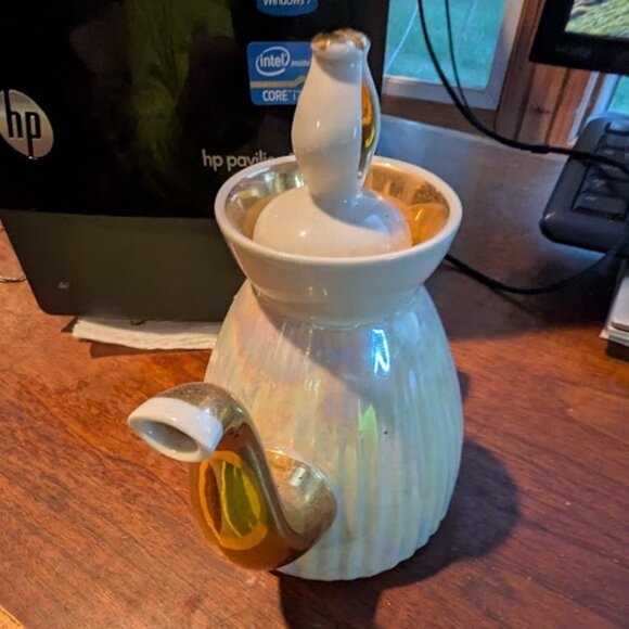 teapot - Picture 3 of 3